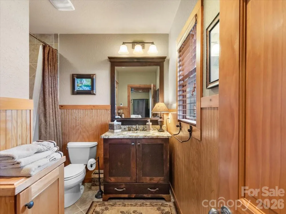373 Rhododendron Lane Burnsville, NC 28714