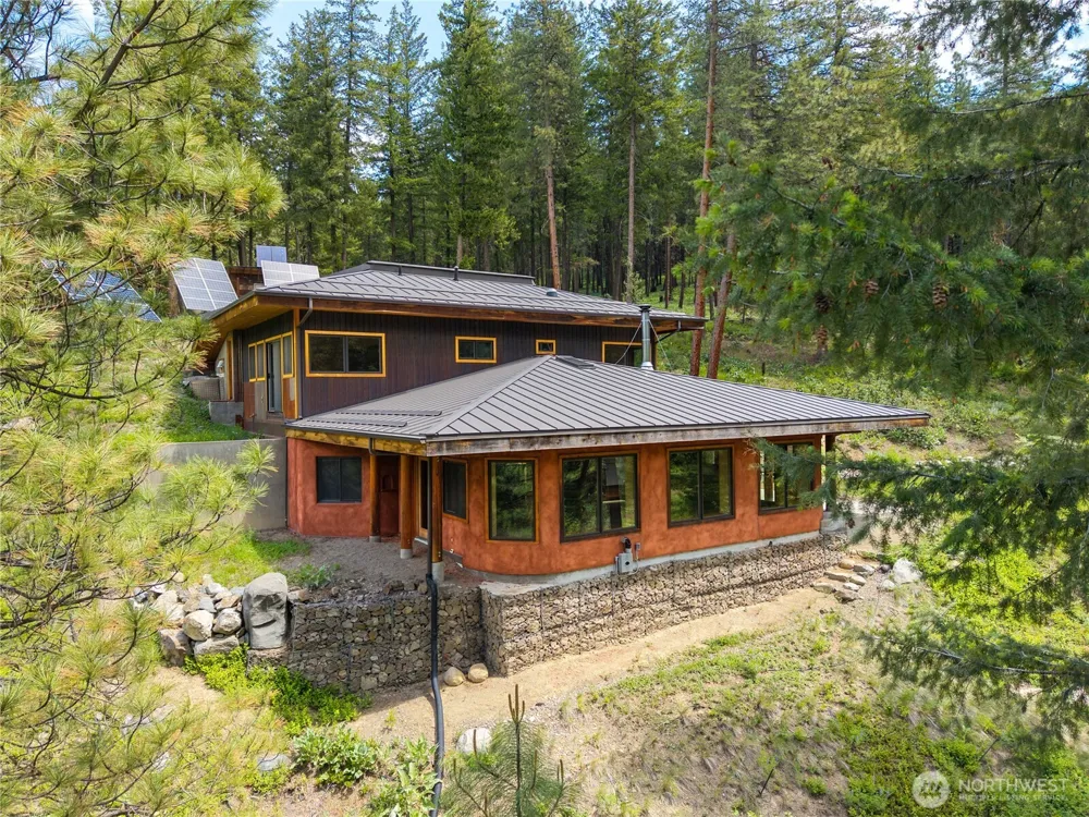 12 Tuckaway Road Twisp, WA 98856