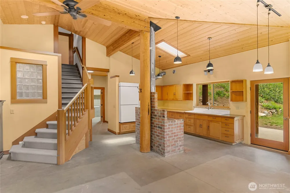12 Tuckaway Road Twisp, WA 98856