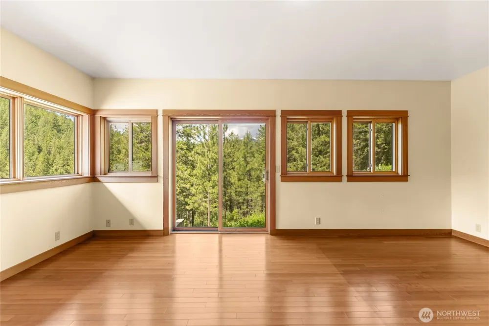 12 Tuckaway Road Twisp, WA 98856