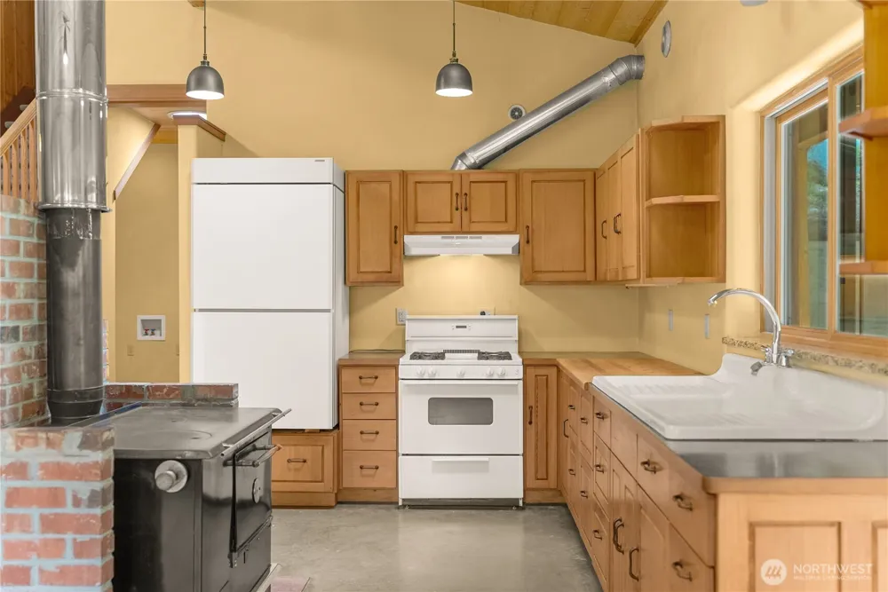 12 Tuckaway Road Twisp, WA 98856