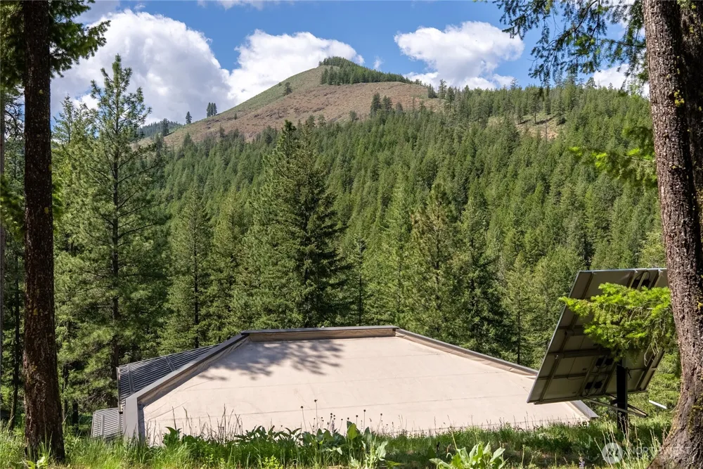 12 Tuckaway Road Twisp, WA 98856