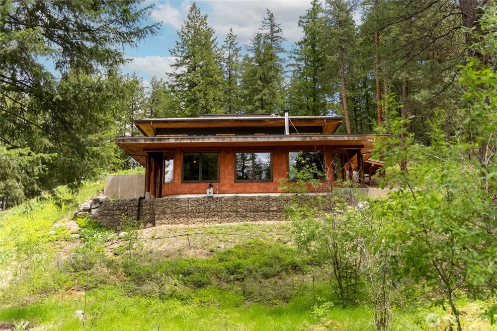 12 Tuckaway Road Twisp, WA 98856