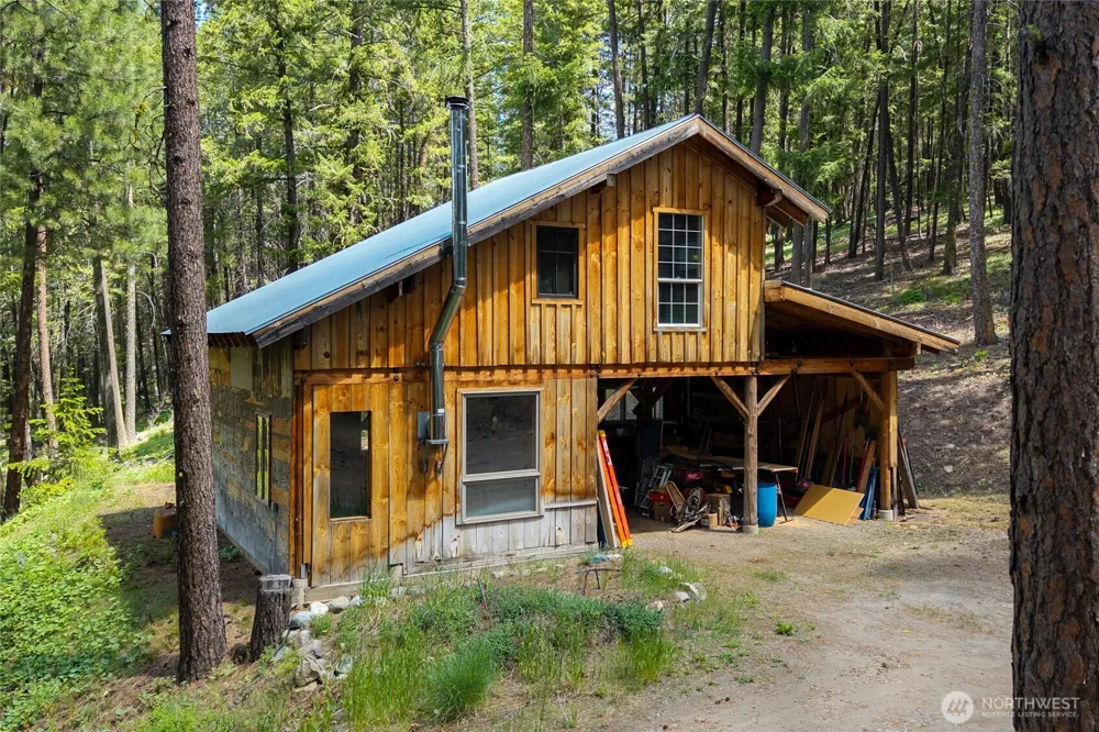 12 Tuckaway Road Twisp, WA 98856