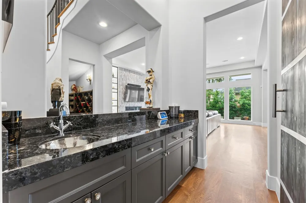 4927 Jason Street Houston, TX 77096