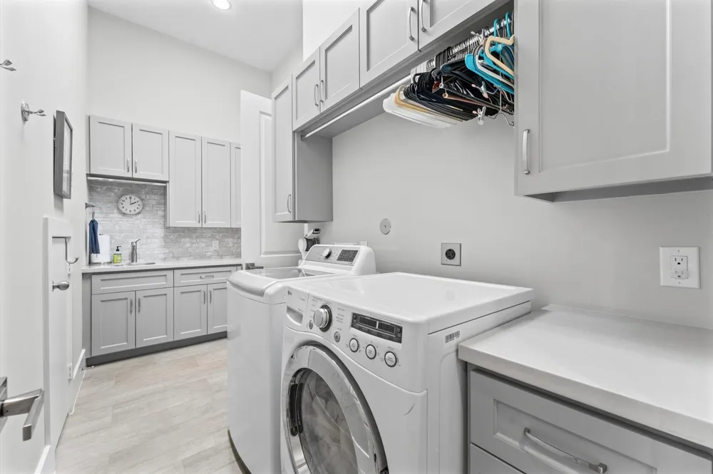 4927 Jason Street Houston, TX 77096
