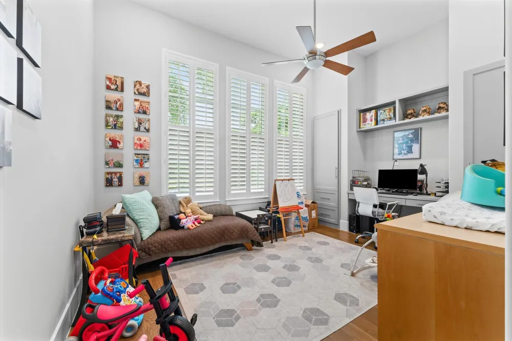 4927 Jason Street Houston, TX 77096