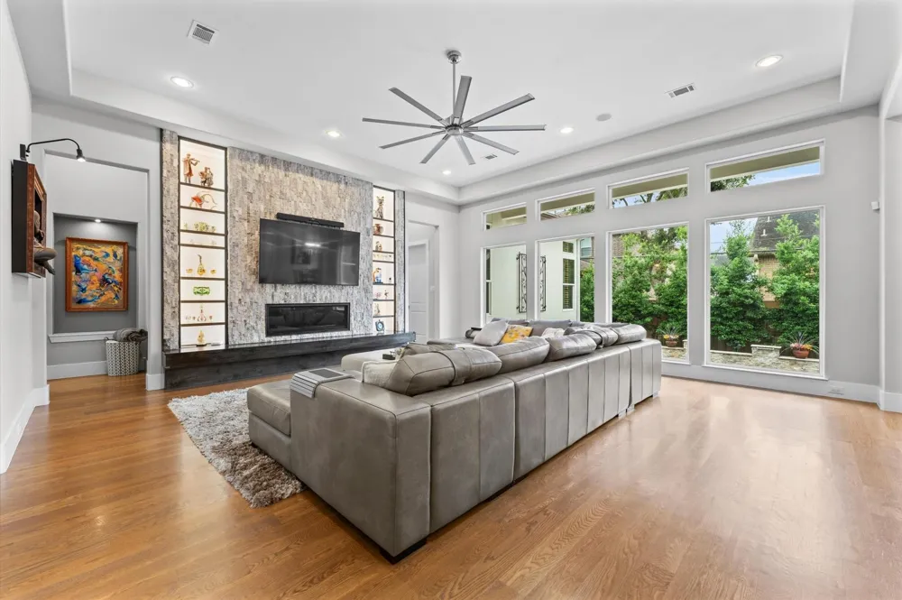 4927 Jason Street Houston, TX 77096