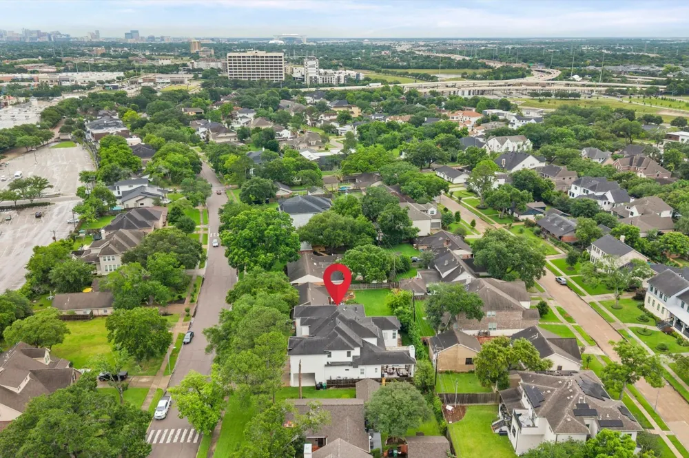 4927 Jason Street Houston, TX 77096