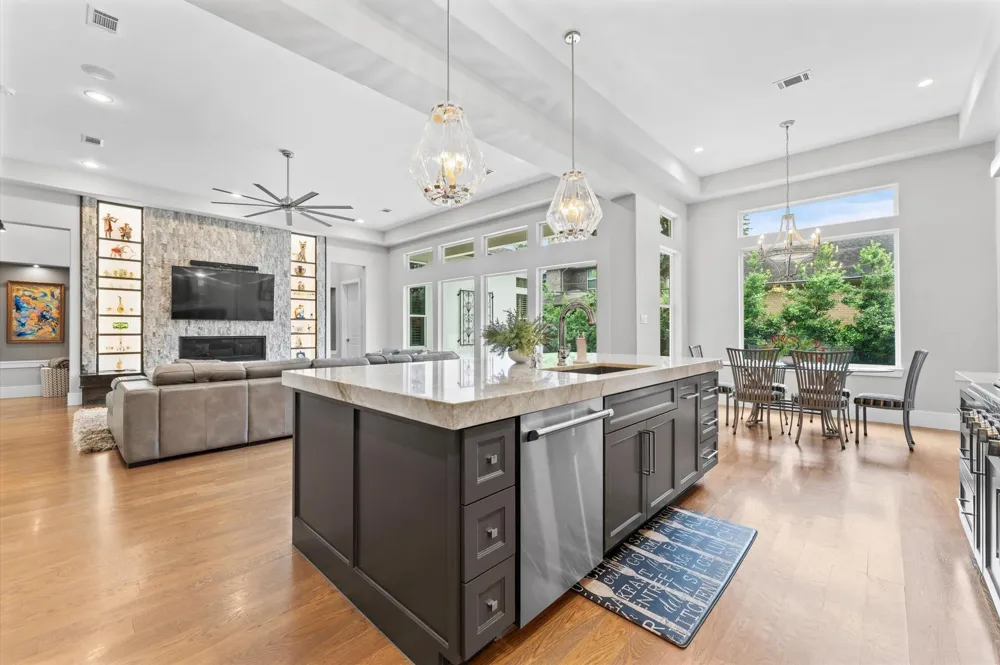 4927 Jason Street Houston, TX 77096