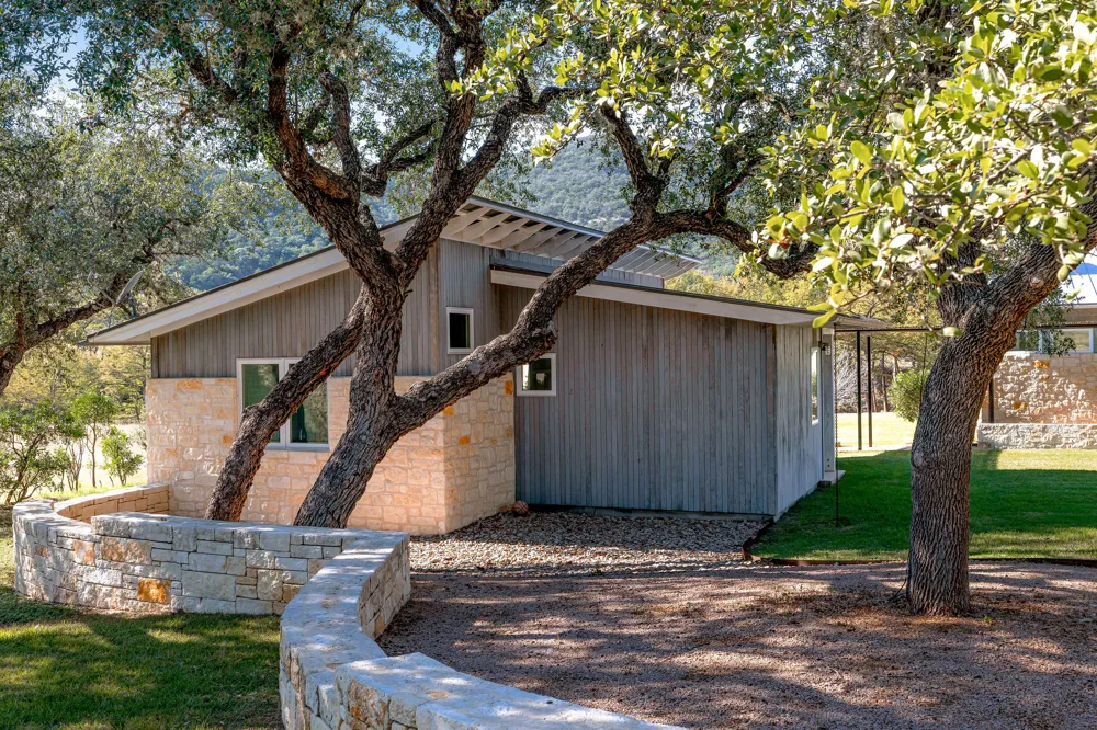 415 Frio Canon Trail Leakey, TX 78873