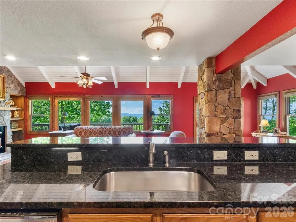 121 Ivy Ridge Road Burnsville, NC 28714