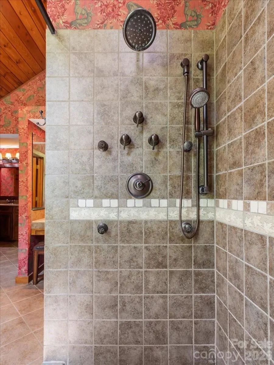 121 Ivy Ridge Road Burnsville, NC 28714