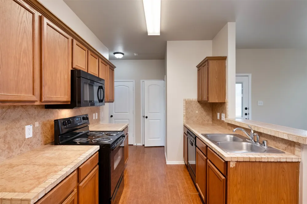 382 Armstrong Lane Lavon, TX 75166