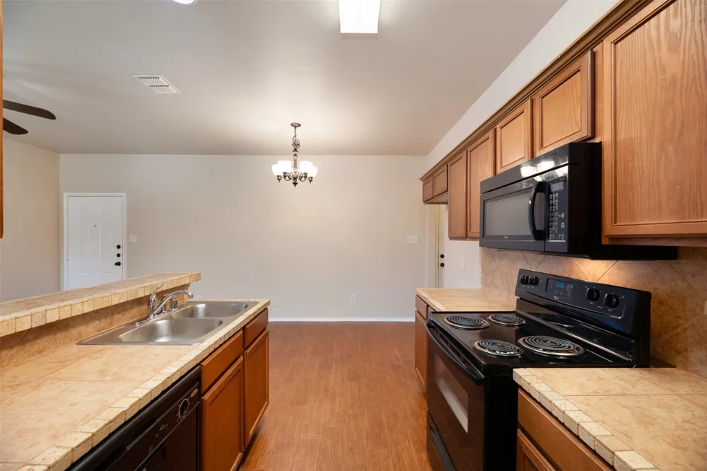382 Armstrong Lane Lavon, TX 75166