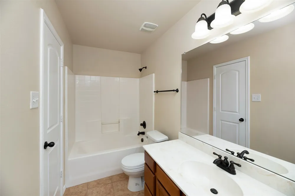 382 Armstrong Lane Lavon, TX 75166