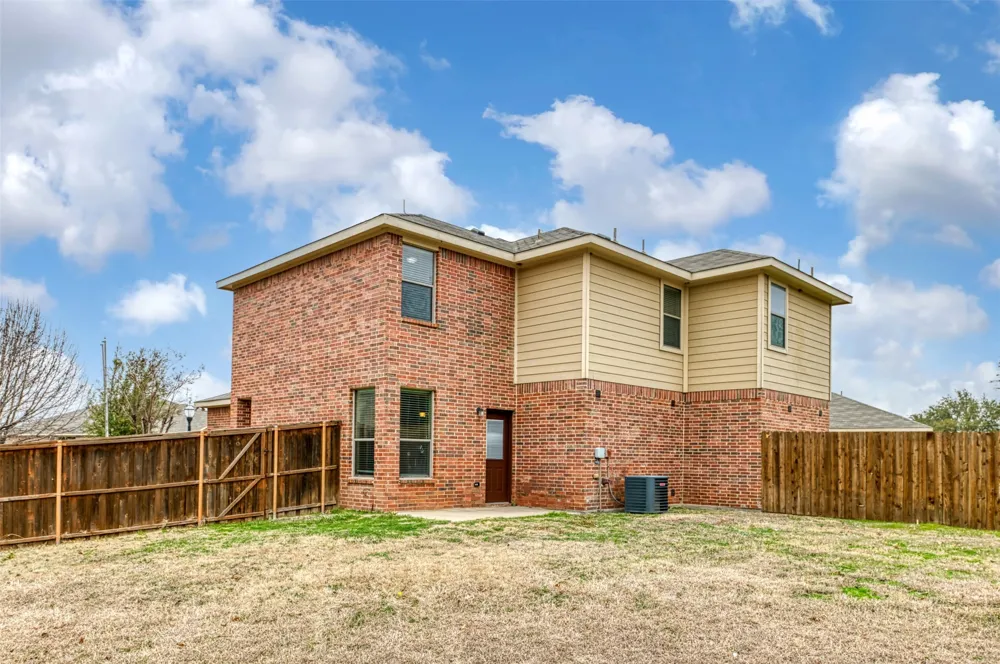 382 Armstrong Lane Lavon, TX 75166