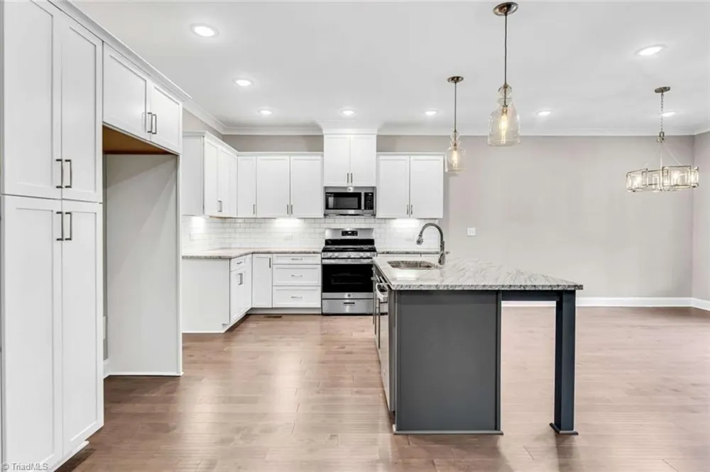 7008 Westfield Village Circle S Summerfield, NC 27358