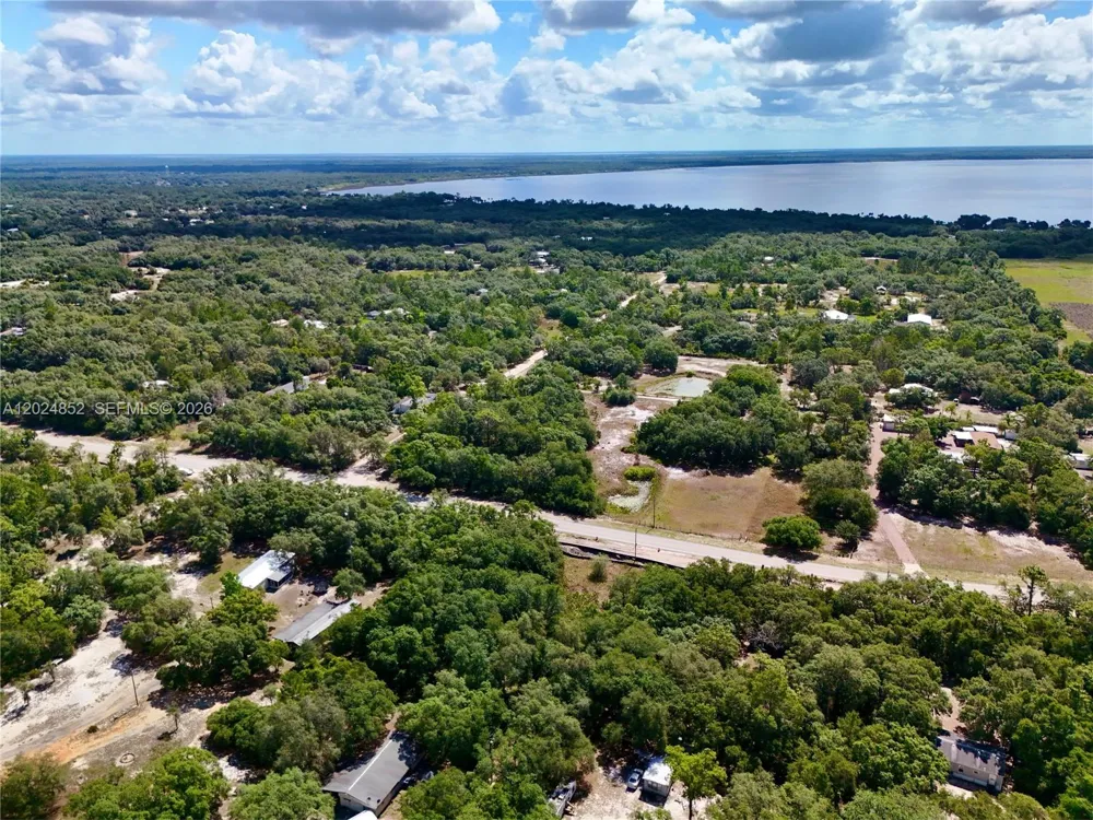 3175 Walk In Water Rd Lake Wales, FL 33898