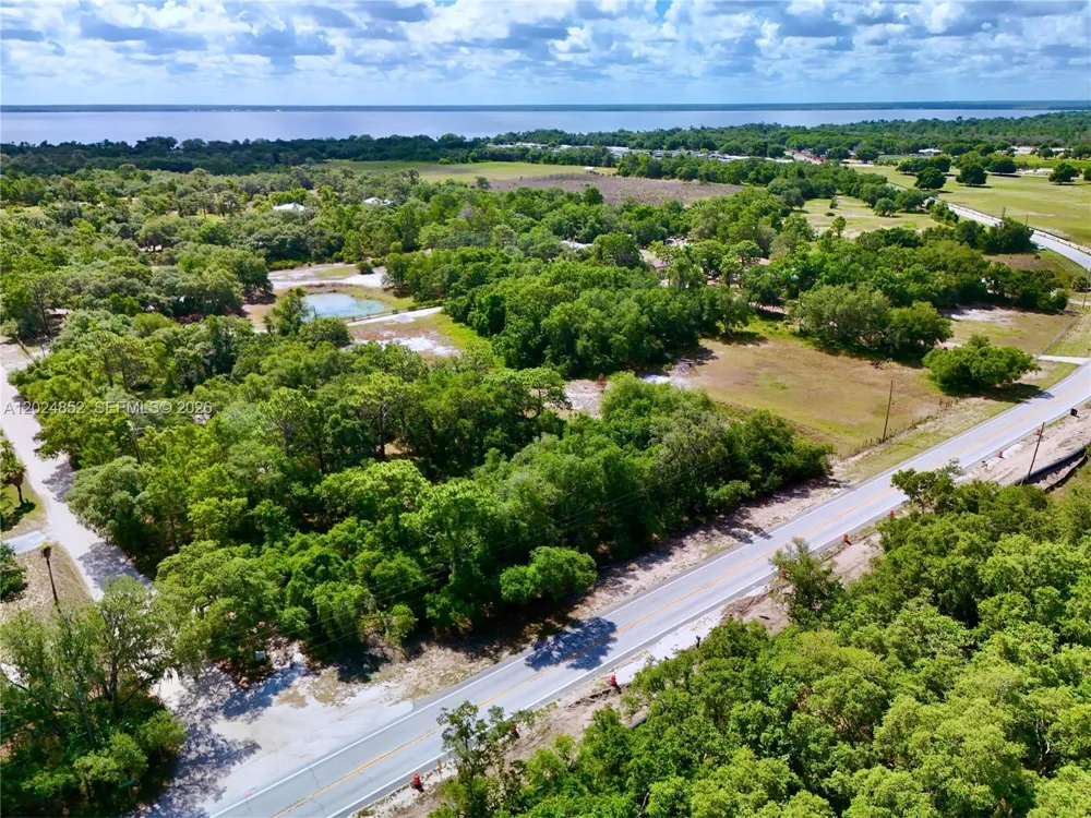 3175 Walk In Water Rd Lake Wales, FL 33898