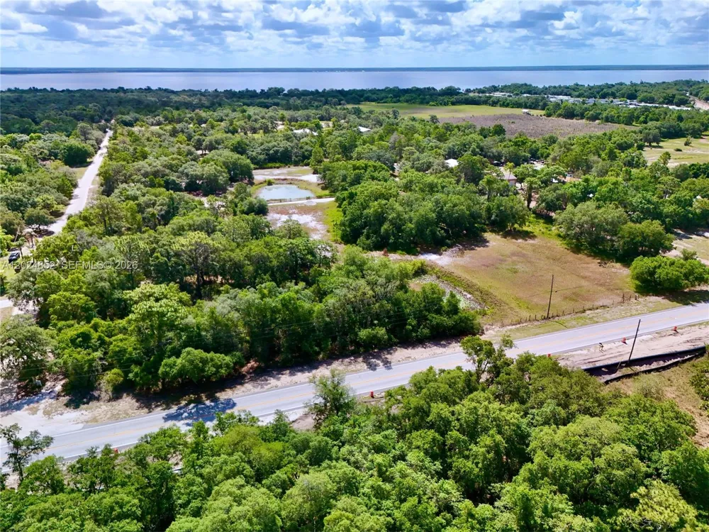 3175 Walk In Water Rd Lake Wales, FL 33898