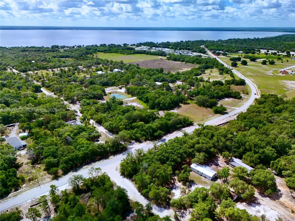 3175 Walk In Water Rd Lake Wales, FL 33898