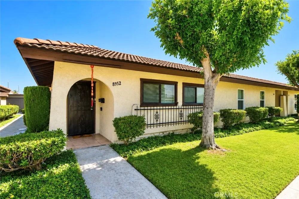 8952 BARCELONA Westminster, CA 92683