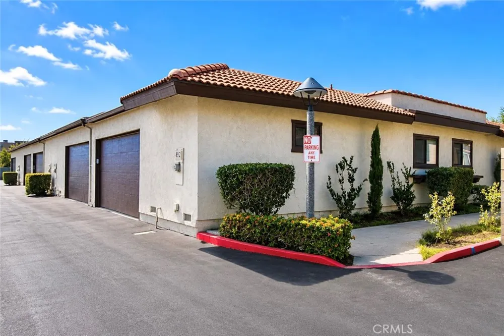 8952 BARCELONA Westminster, CA 92683