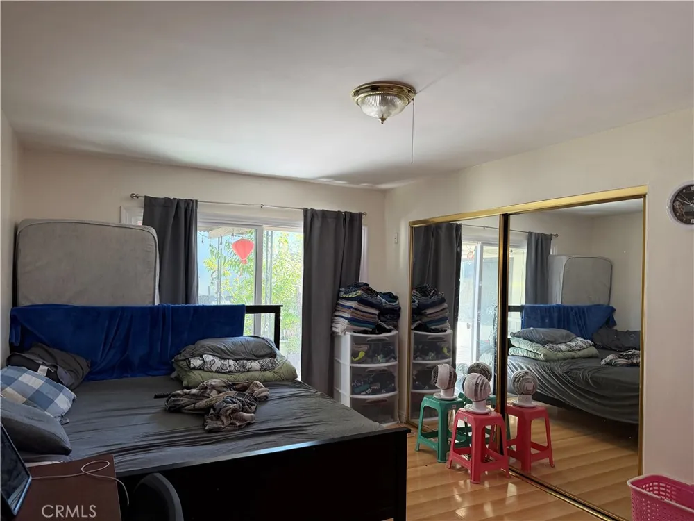 8952 BARCELONA Westminster, CA 92683