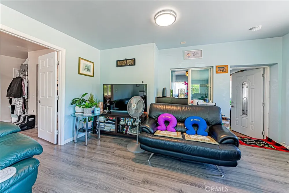 11126 E Avenue W8 Pearblossom, CA 93553