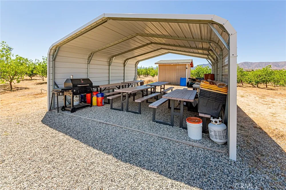 11126 E Avenue W8 Pearblossom, CA 93553