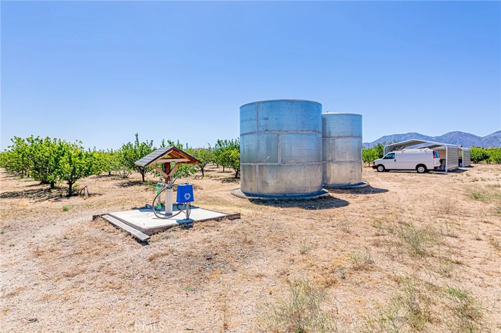 11126 E Avenue W8 Pearblossom, CA 93553