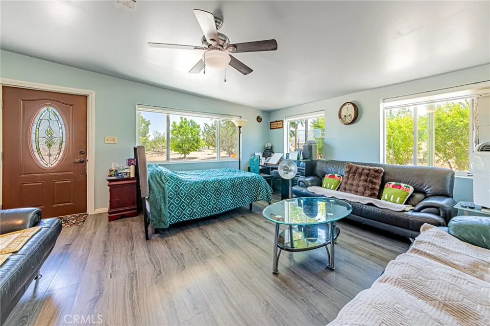 11126 E Avenue W8 Pearblossom, CA 93553