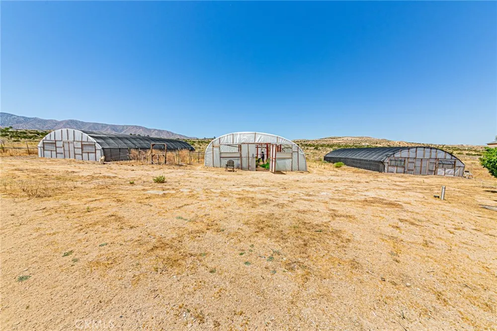 11126 E Avenue W8 Pearblossom, CA 93553