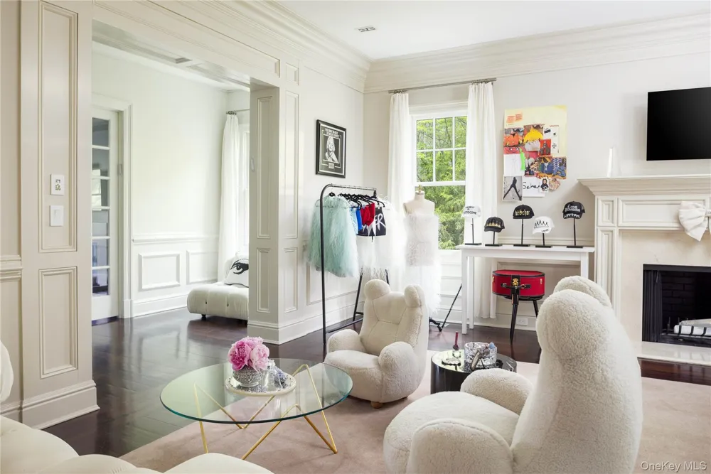 486 Middle Line Highway Bridgehampton, NY 11932