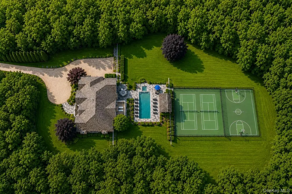 486 Middle Line Highway Bridgehampton, NY 11932