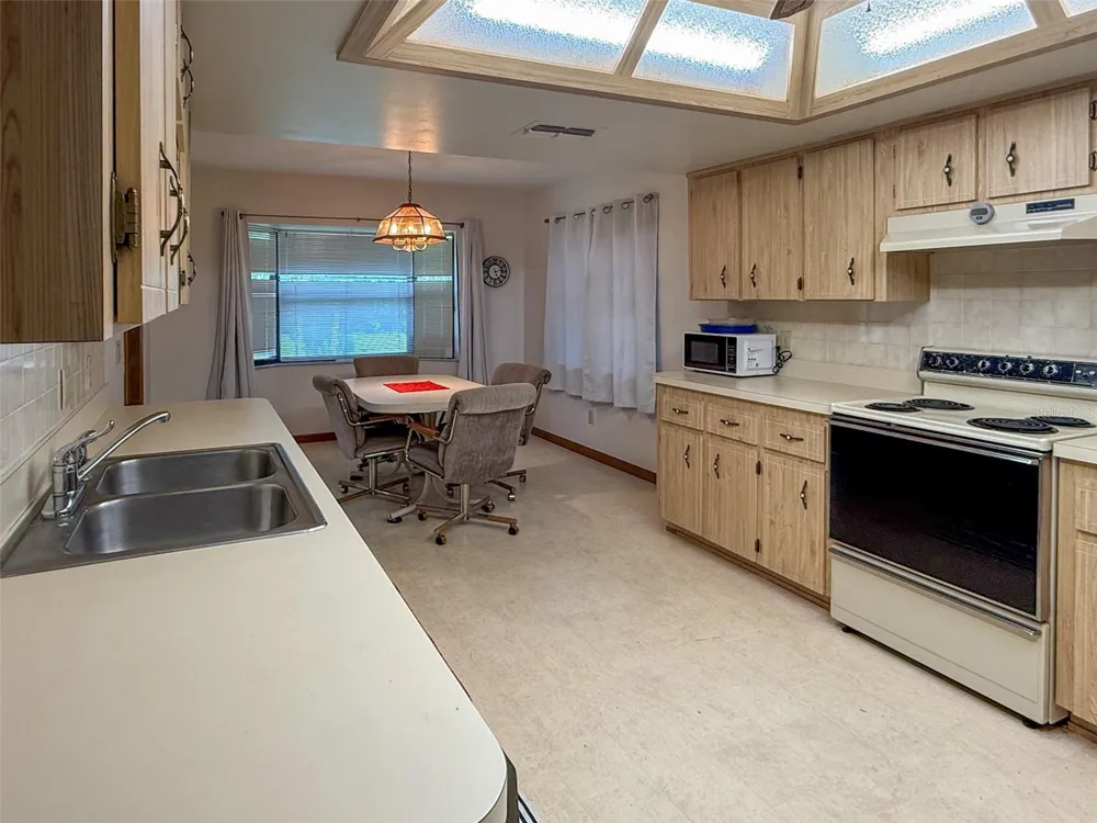 6681 CR 665 Bushnell, FL 33513