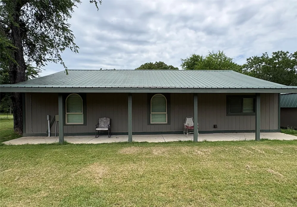 2212 County Road 4128 Cumby, TX 75433