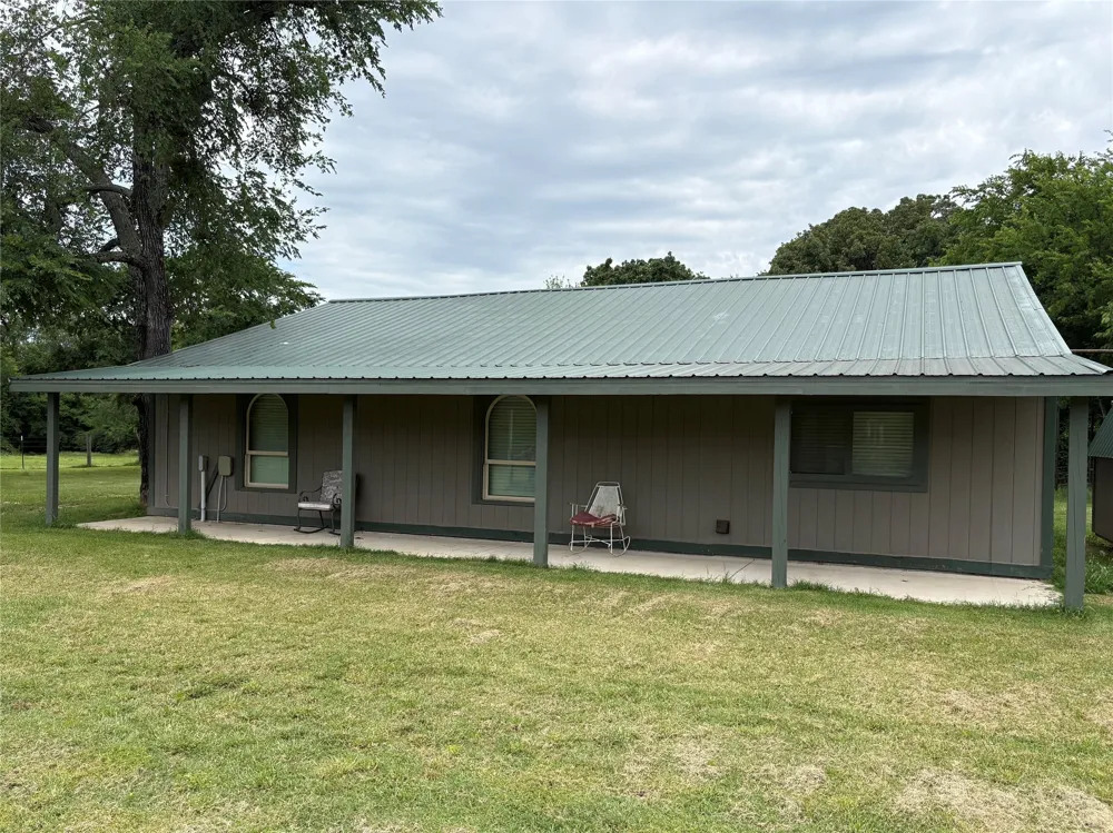 2212 County Road 4128 Cumby, TX 75433