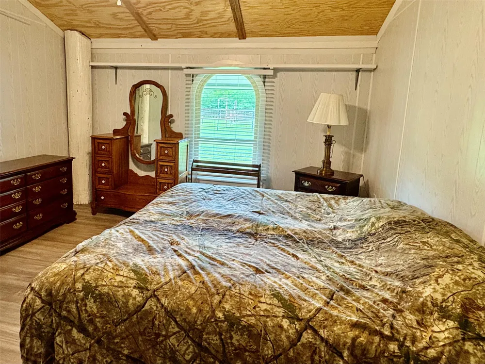 2212 County Road 4128 Cumby, TX 75433
