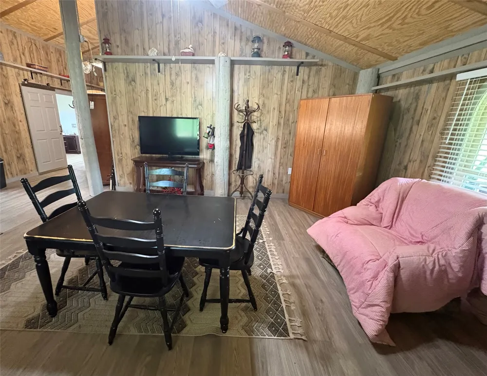 2212 County Road 4128 Cumby, TX 75433