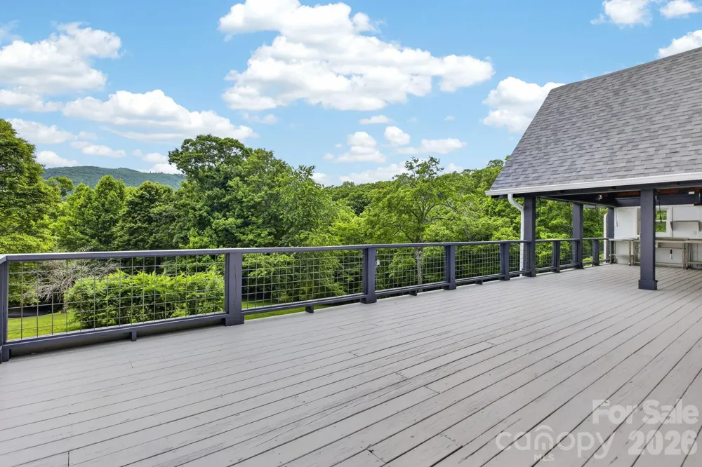 97 Whippoorwill Lane Fairview, NC 28730