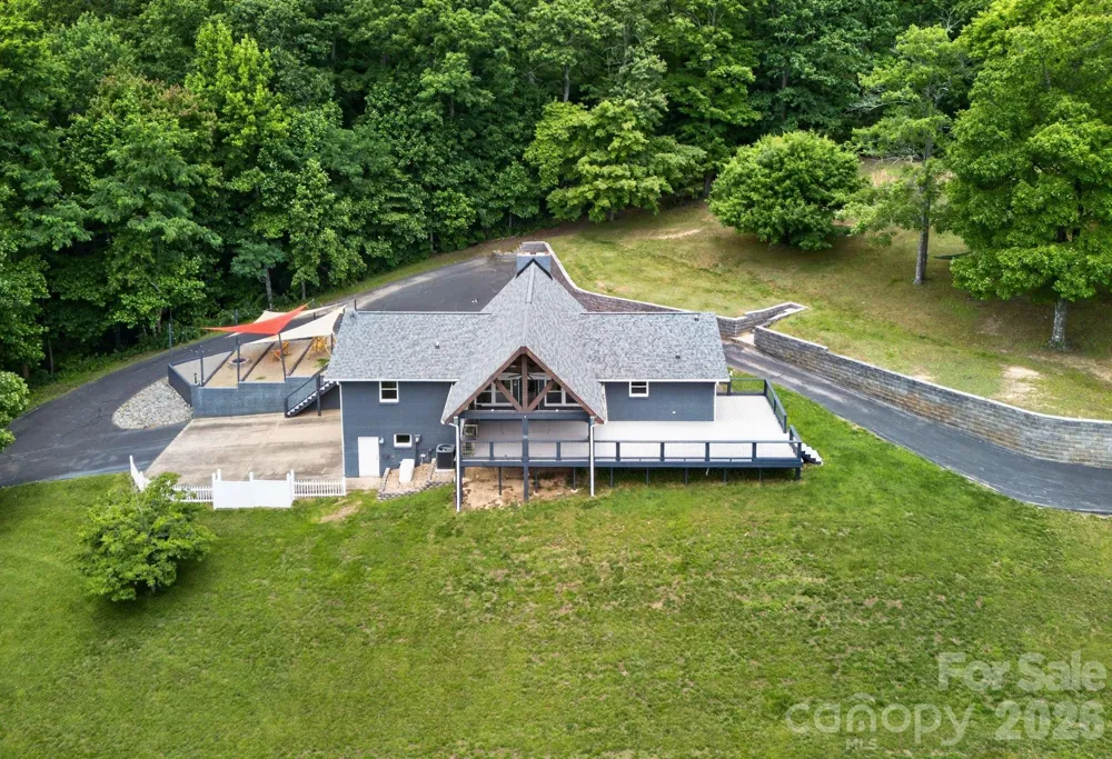 97 Whippoorwill Lane Fairview, NC 28730