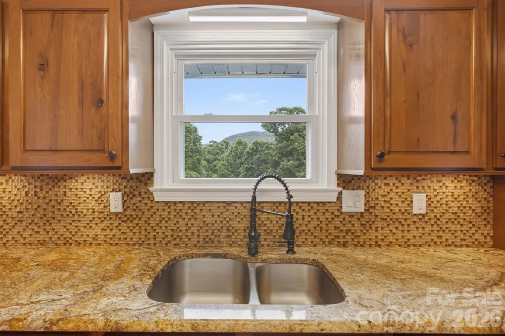 97 Whippoorwill Lane Fairview, NC 28730