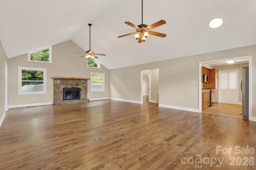 97 Whippoorwill Lane Fairview, NC 28730