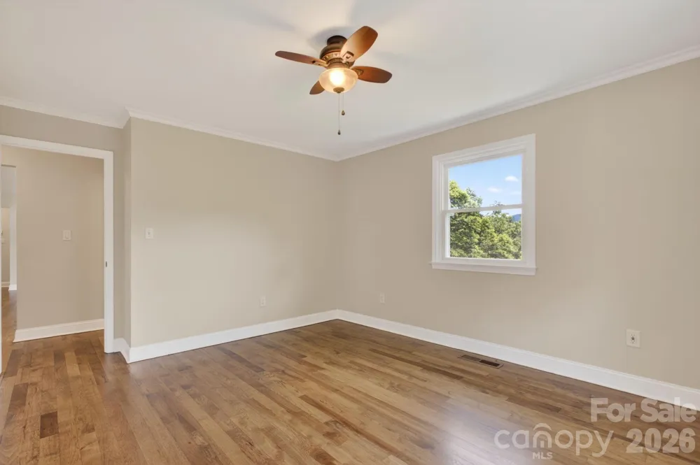 97 Whippoorwill Lane Fairview, NC 28730