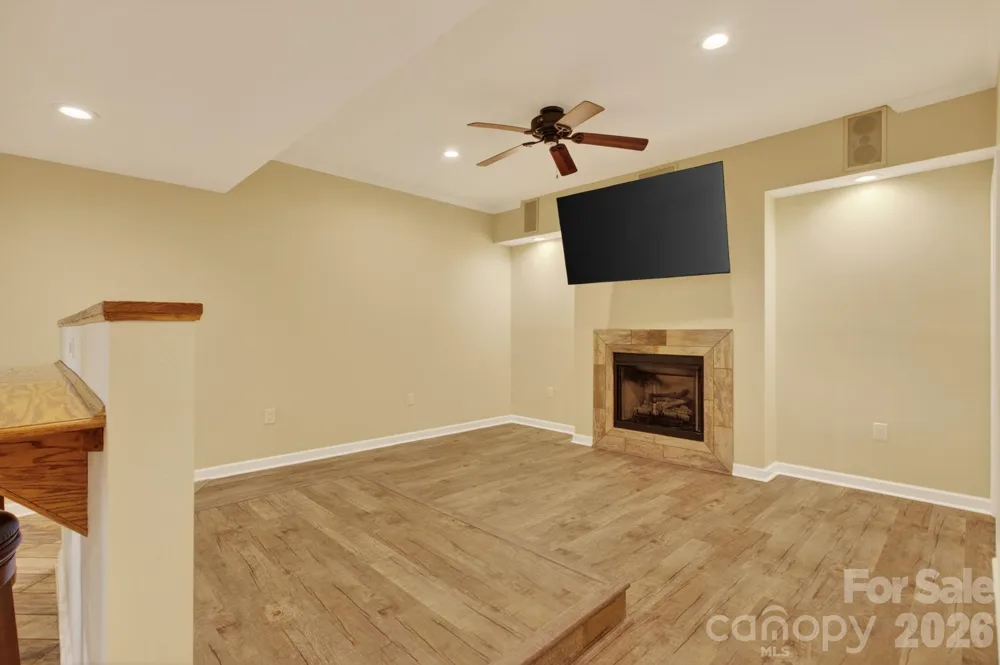 97 Whippoorwill Lane Fairview, NC 28730
