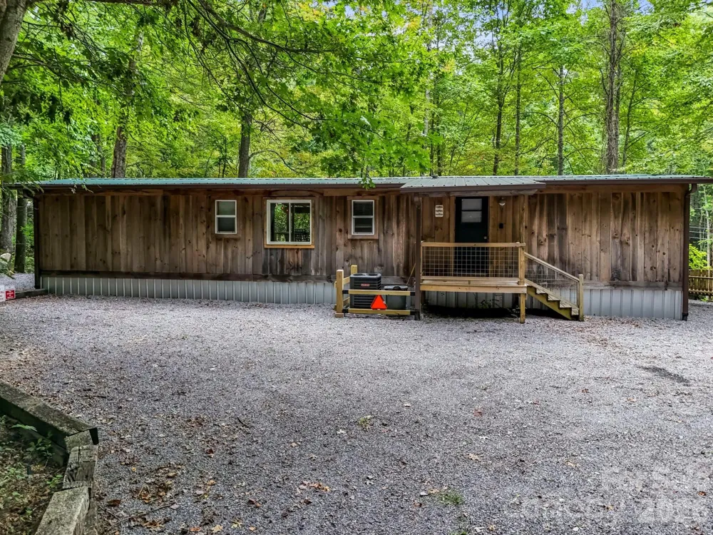 97 Whippoorwill Lane Fairview, NC 28730