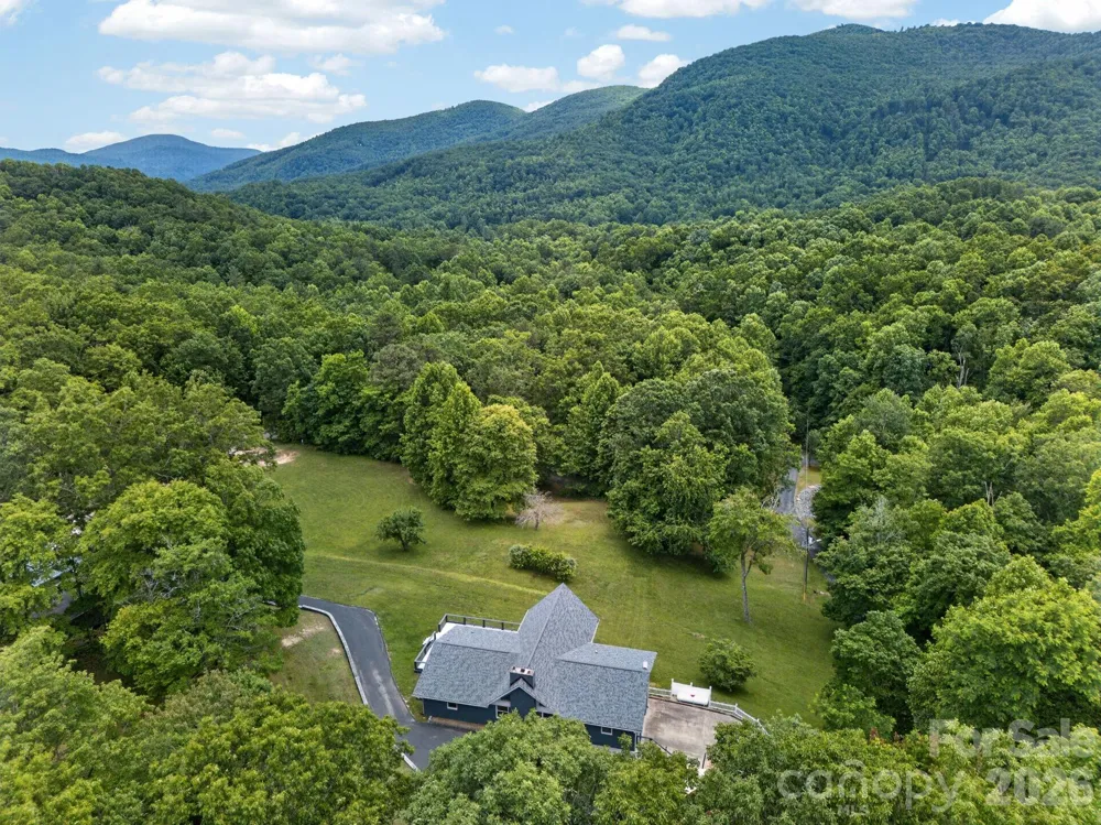 97 Whippoorwill Lane Fairview, NC 28730