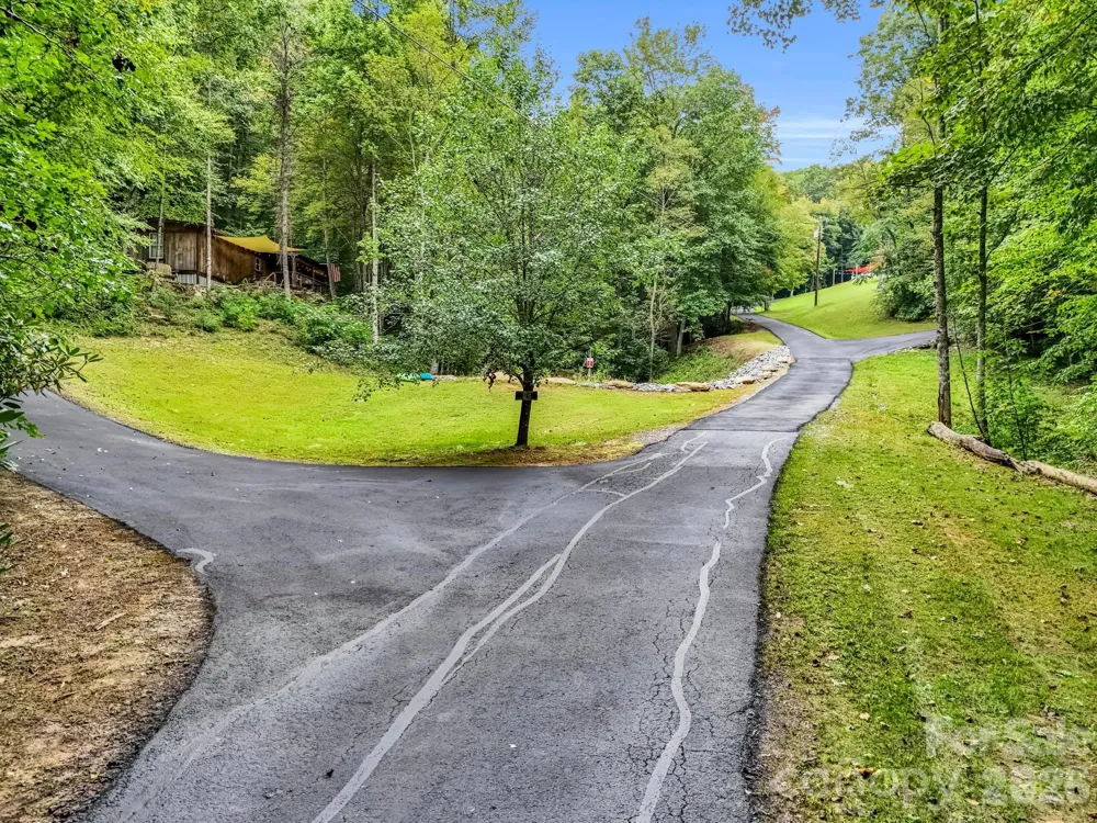 97 Whippoorwill Lane Fairview, NC 28730